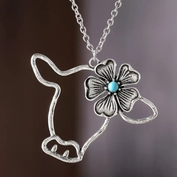 NEW Vintage Western Style Bull Head Necklace with Turquoise, Cowgirl Aesthetic - Picture 3 of 3